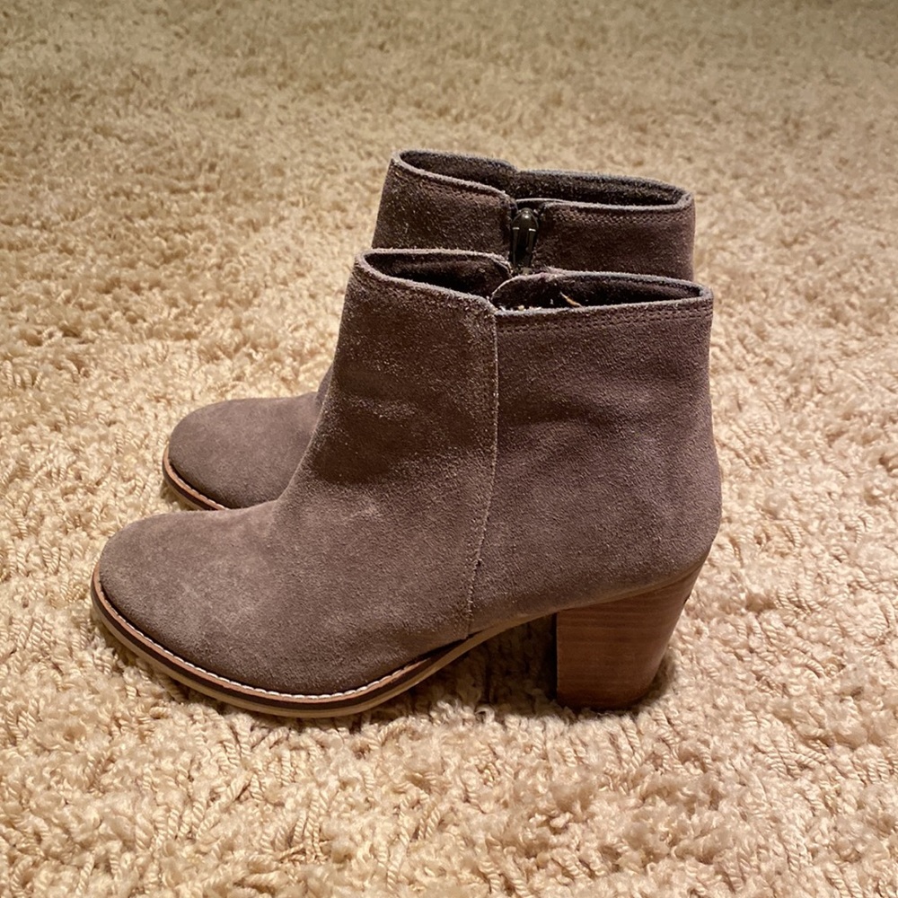 Seychelles Taupe Suede Women’s Boot Booties Size 8